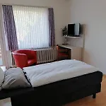 ゲストハウス Hotel-pension Waldhaus 3*