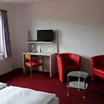Hotel-pension Waldhaus 3*